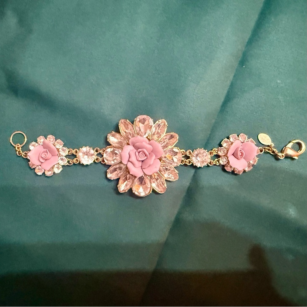 EUC Express Stunning Vintage Pink Rose and Gold Crystal Bracelet